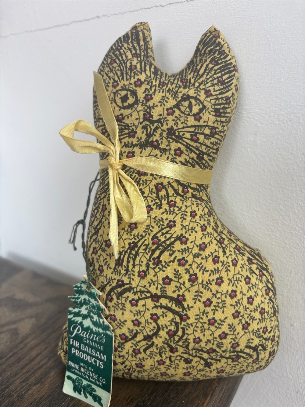 Vintage Paine’s calico kitty sachet, scented,yellow print, yellow ribbon, 7.5x5”